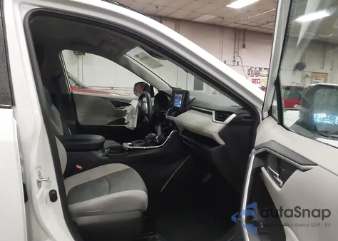 2021 Toyota Rav4 Xle z USA, uszkodzony, nr VIN 2T3P1RFV0MW231033